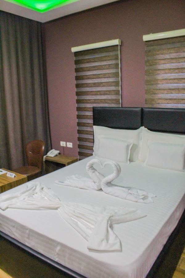 Hotel Golden Shkodër Exteriör bild
