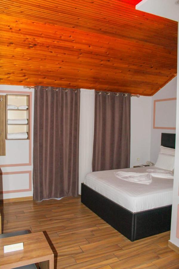 Hotel Golden Shkodër Exteriör bild